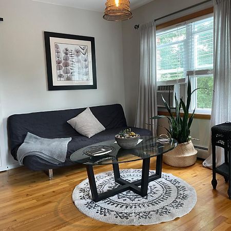 Au Coq Du Bonheur Bed & Breakfast Magog Ngoại thất bức ảnh