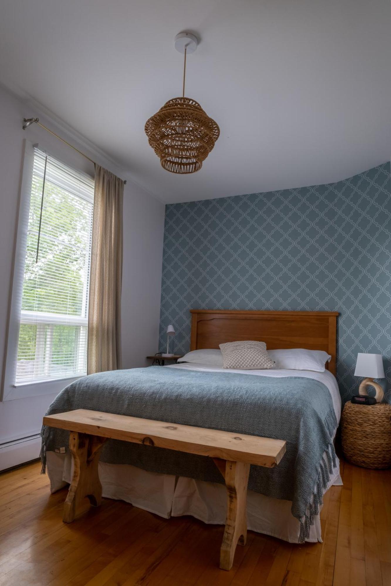 Au Coq Du Bonheur Bed & Breakfast Magog Ngoại thất bức ảnh